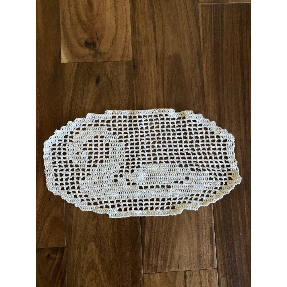VTG Handmade Crochet Swan Filet Doily Ecru MINT